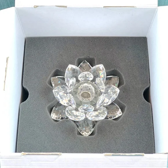 Swarovski Crystal Large Waterlily Candleholder - Picture 9 of 11